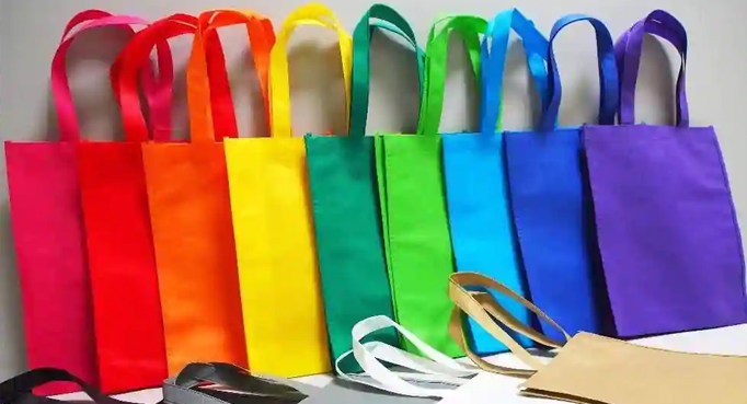 農(nóng)用邊坡綠化無(wú)紡布，汽車(chē)內(nèi)飾無(wú)紡布，家具家居無(wú)紡布，農(nóng)用邊坡綠化無(wú)紡布廠(chǎng)家，汽車(chē)內(nèi)飾無(wú)紡布生產(chǎn)，東莞市旭航新材料科技有限公司